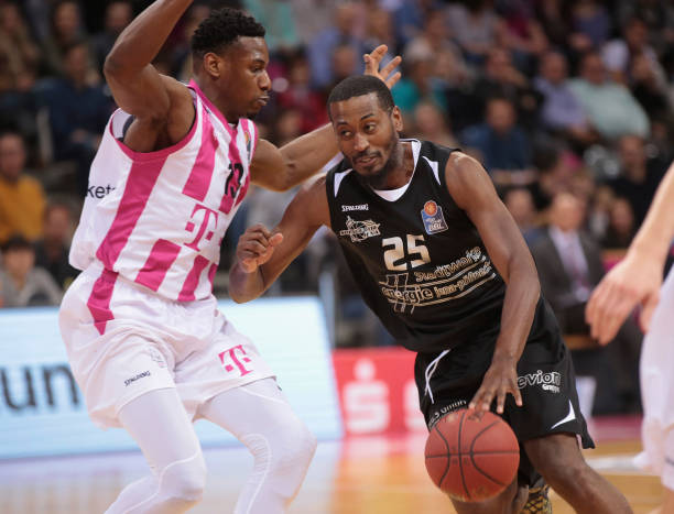 督战国足与 督战国足与