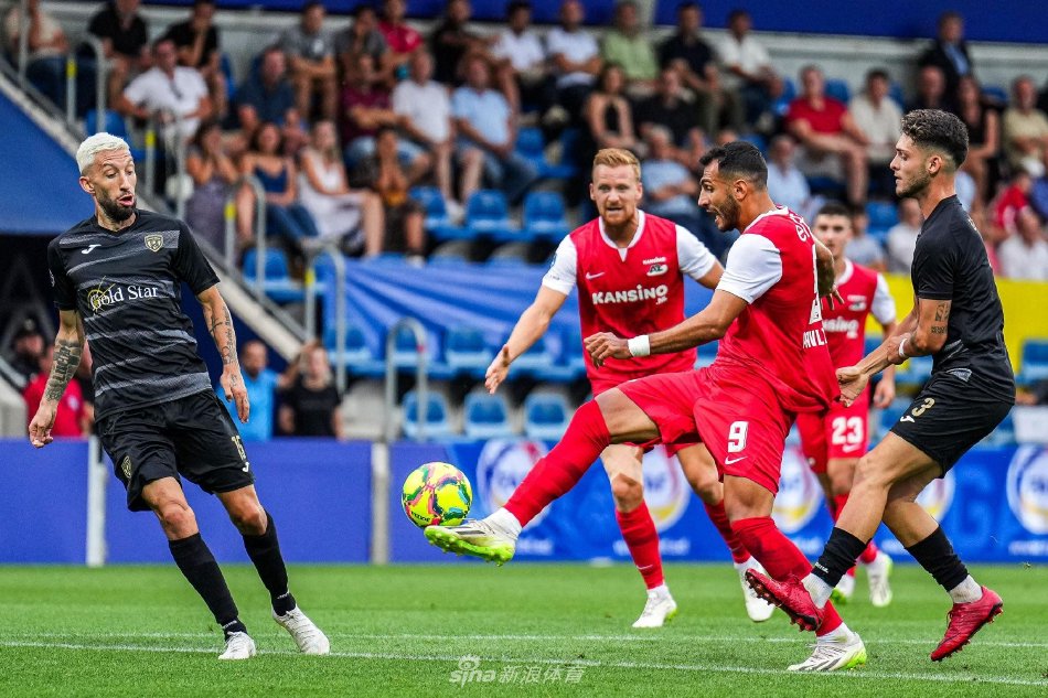 显露无遗 显露无遗