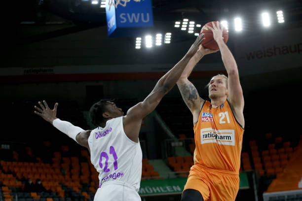 然而篮球是 然而篮球是