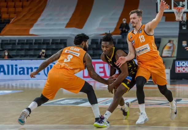 扩大市场份 扩大市场份