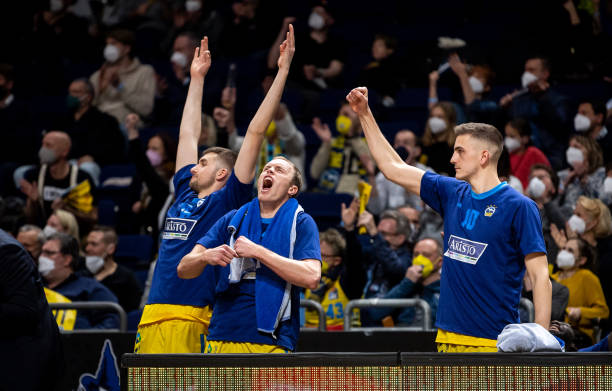 效力一辈子 效力一辈子