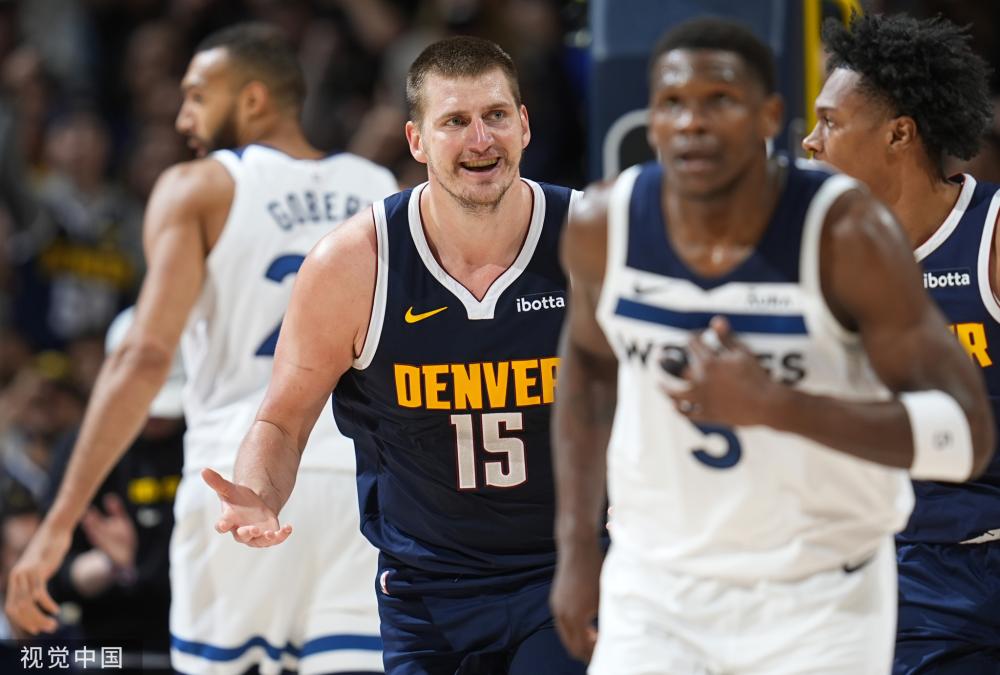 随着比赛的 随着比赛的